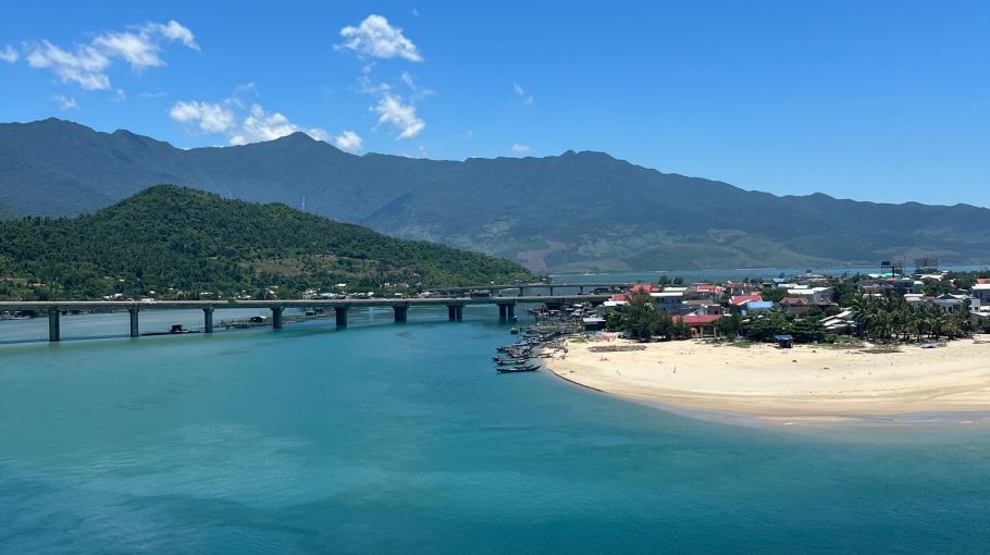 Дананг: где остановиться и чем занят курорт