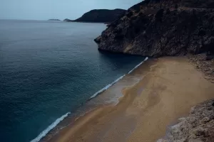 Куда поехать на море в мае: направления и майские праздники