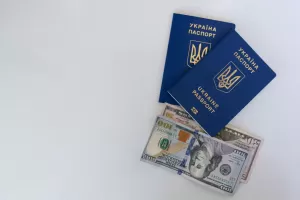Обмен валюты в поездке: как не потерять на курсе