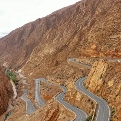 День 2. Merzouga - Erfoud - Todra Gorges - Dades Valley