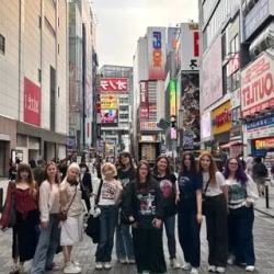 День 4. Первый урок, Гиндза, 12-этажный Uniqlo
