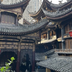 День 9. Буддийский храм и легендарный театр