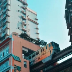 День 4. Лабиринты старого города и вечерний неон