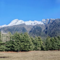 День 5. Переезд в Парьянг (4500 м)