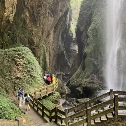 День 2. Three Natural Bridges — вау-день природы