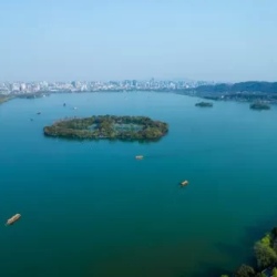 День 5. Прогулка на лодке по Западному Озеру - дегустация