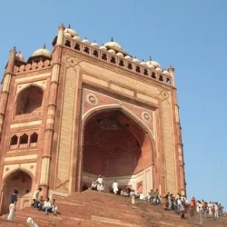 День 3. Агра — Фатехпур Сикри — Джайпур (260 км/05 ч)