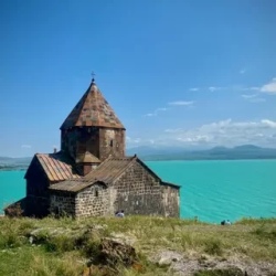 День 3. Трижды джан-армянская Щвейцария, Севан и хачкары