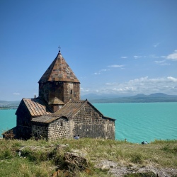 День 3. Трижды джан-армянская Щвейцария, Севан и хачкары