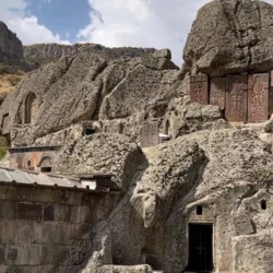 День 2. Гарни, Симфония Камней, Гегард