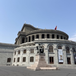 День 9. Хор Вирап, Нораванк, Арени и Пещера птиц
