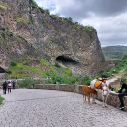 День 2. Гарни и Гегард, Симфония камней