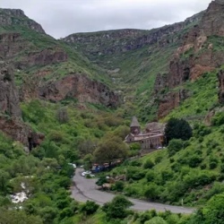День 1. Симфония камней и Армянское море