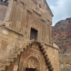 День 3. Нораванк или Эчмиадзин Или курорт Цахкадзор.