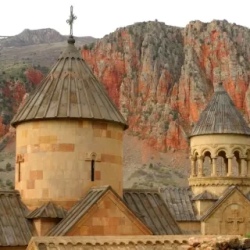 День 3. Хор Вирап, Нораванк, винодельня Арени, Горис