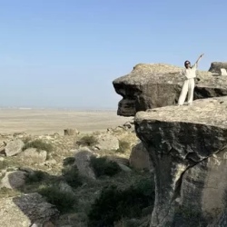 День 2. Наскальные рисунки и сердце Баку