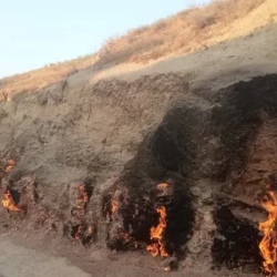 День 3. Розовое озеро, Янардаг, Бешбармаг, Радужные горы