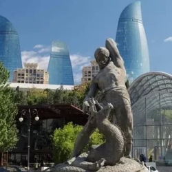 День 2. Малая Венеция, Девичья башня, Старый город