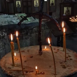 День 2. Пещеры, крепости, озера.