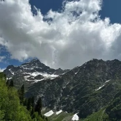 День 4. Горные качели, быт сванов, реликвии и ледник