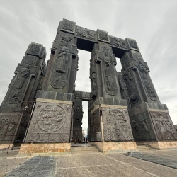 День 2. Два в одном - современный и исторический Тбилиси