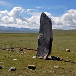 День 3. Белуха, каменные изваяния в урочище Толоно, баня