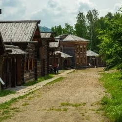 День 1. Экскурсия в музей Тальцы и в поселок Листвянка