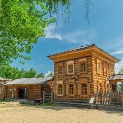 День 1. Экскурсия в музей Тальцы и в поселок Листвянка