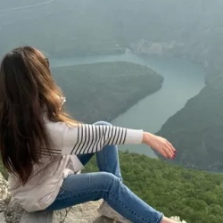 День 1. Где горы встречаются с небом