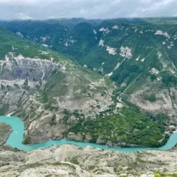 День 1. Сулакский каньон – Нохъо – прогулка на катере