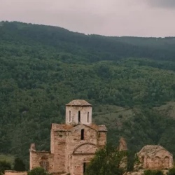 День 1. Трансфер до Домбая, Сентинский храм