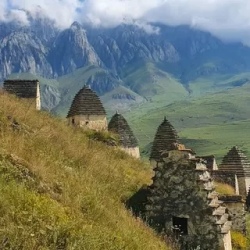 День 1. Северная Осетия: горы, ущелья и древние легенды