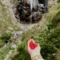 День 2. Водопад Жигинджи, экотропа к леднику Безенги