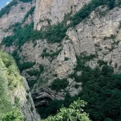 День 1. Озера, ледники, ущелья и домик высоко в горах