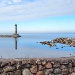 День 1. Таинственный остров, лабиринт и водопады