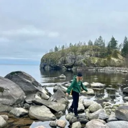 День 1. Ладожские шхеры, лесные тропы, водопад.