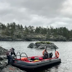 День 1. Ладожские шхеры, лесные тропы, водопад.