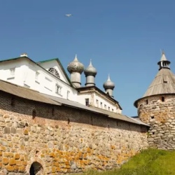 День 2. Отправление на Соловки, экскурсия по Кремлю