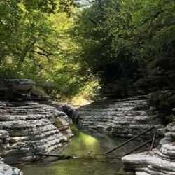 День 3. Каньоны Псахо: где вода точит камень