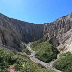 День 3. Черные Пляжи, Белые Скалы и Целебные Воды