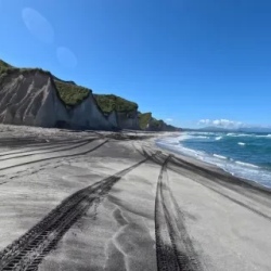День 3. Черные Пляжи, Белые Скалы и Целебные Воды