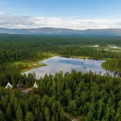 День 1. Прилет в Мурманск, Ловозеро, баня и ночь в чуме