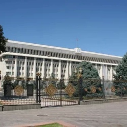 День 2. От Экскурсии по Бишкеку к бирюзовому Иссык-Кулю.