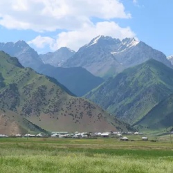День 9. Переезд в Ош (280 км, 5 ч). Экскурсия по Ошу.