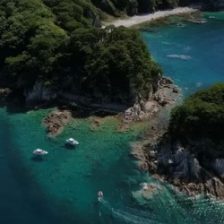 День 5. Полуостров с воды: морские котики, гроты и маяк