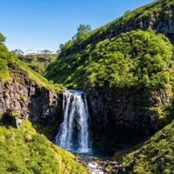 День 4. Лавовые пещеры вулкана Горелый + водопад Снежный