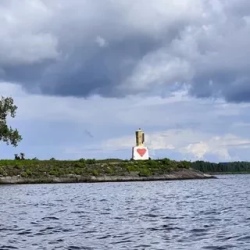 День 3. Наукоград с воды и необычный остров Земляничный