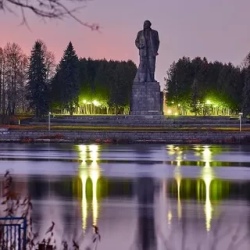День 3. Наукоград с воды и необычный остров Земляничный