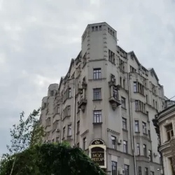 День 1. Четыре Четверти Пути: Молодость, Друзья, Сцена.