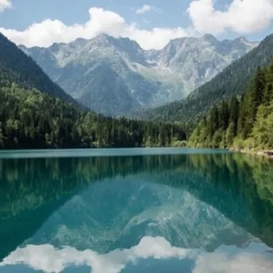 День 3. Легендарное озеро Рица